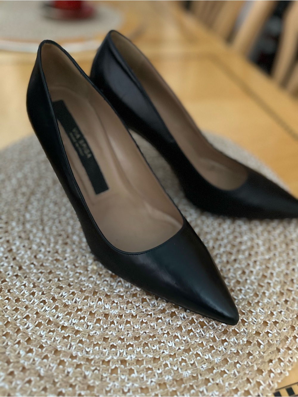 Via Spiga Black Leather Pointed Toe Pump